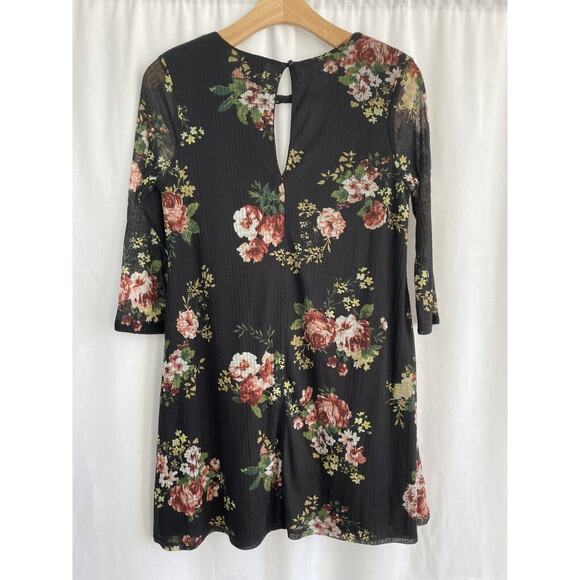 NWT Francesca's Trixxi Black Floral Soft Keyhole Shift Dress Womens Size Medium - Picture 9 of 12